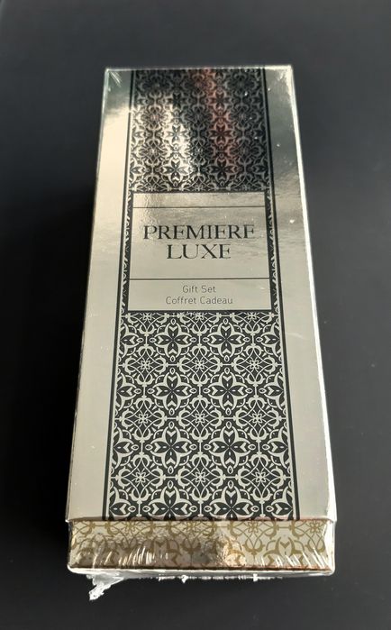 Zestaw Avon Perfumy 100 ml perfumetka tusz do rzęs Premiere Luxe Nowy
