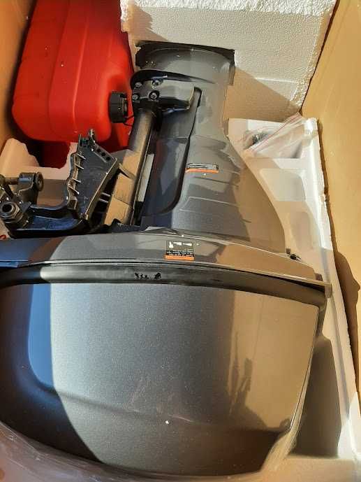 Silnik Yamaha 9,9 KM z kolumną L, elektryczny rozruch