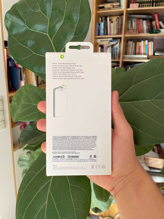 Silikonowe etui MagSafe do iPhone 15 Pro Max Czarne