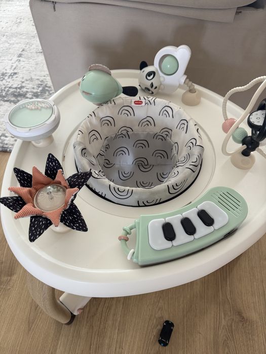 Centro de atividade Tiny Love