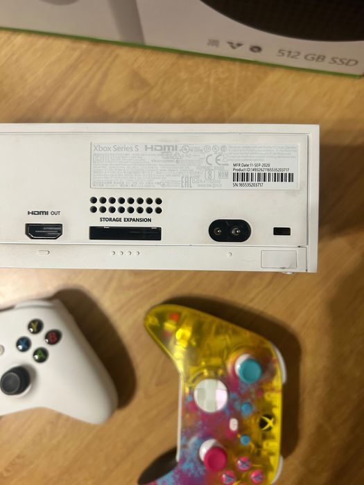 Xbox Series S 512GB з двома контролерами у відмінному стані