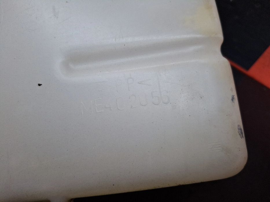 Reservatório / depósito da água / líquido de refrigeração MITSUBISHI C