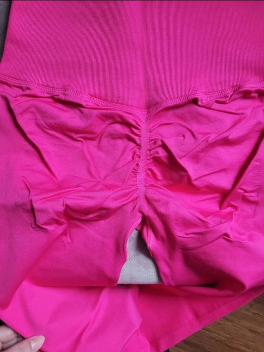 Leginsy scrunch siłownia fitness joga
