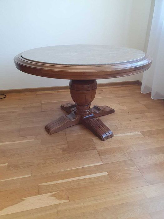 Stolik drewniany okrągły średnica 1m z blatem z kamienia