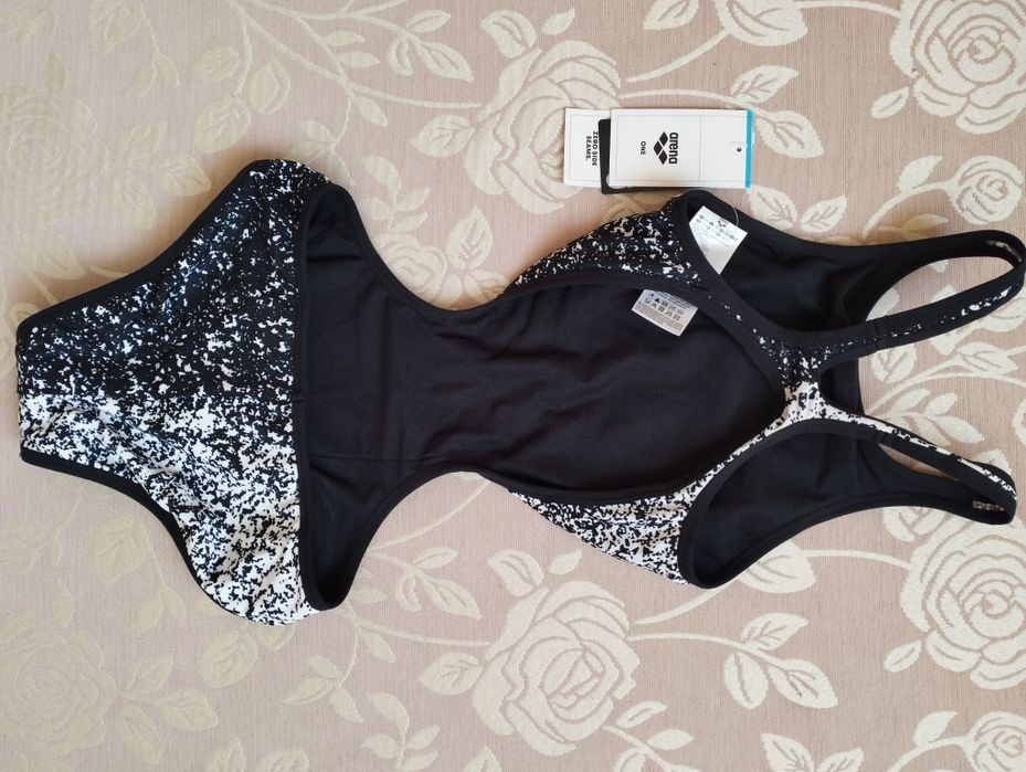 Купальник жіночий Arena ONE PAINTS SWIMSUIT TECH BACK 007917-515, US28