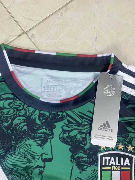 t-shirt editada de itália