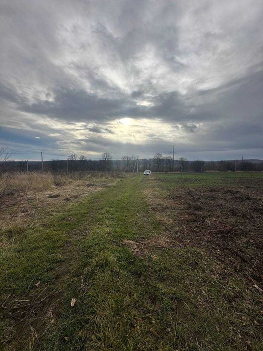 Продам земельну ділянку перша лінія під будівництво 20 км від Міста