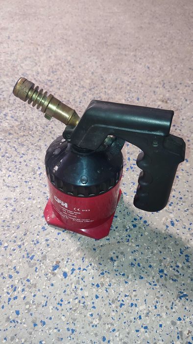 Palnik gazowy na kartusze. Lampa lutownicza.