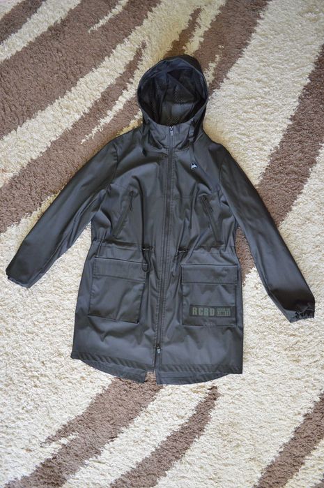 Жіноча вітровка, чорна