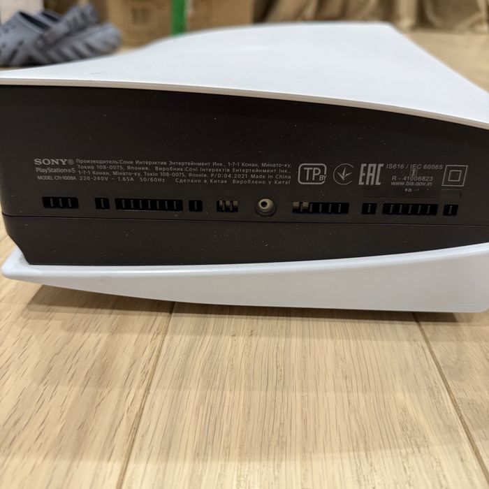 ps5 fat з 2 геймпадами,станцією для зарядки та грою, CFI-1008A