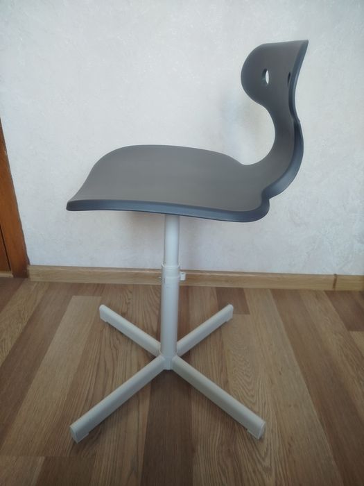 Стул виробництва IKEA