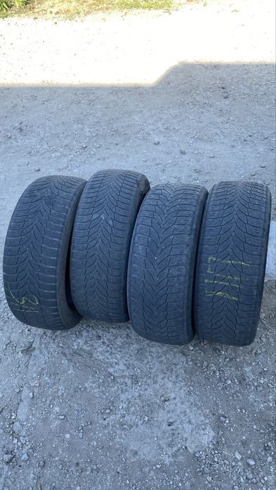 Зимова гума R17 225/55