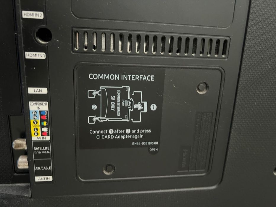 Продам телевізор самсунг на запчастини....модель UE40MU6103U