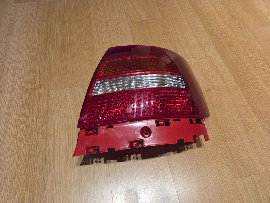 Farolim direito Audi A4