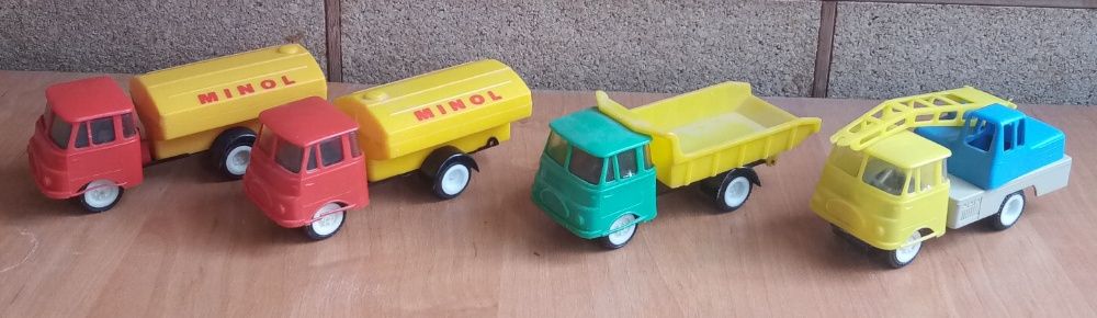 игрушка машинка  ГДР времён СССР