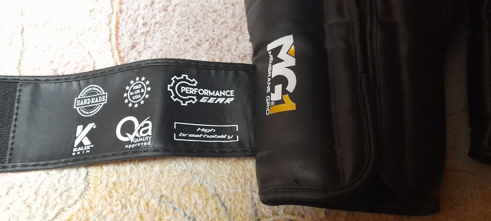 Боксерскі перчатки