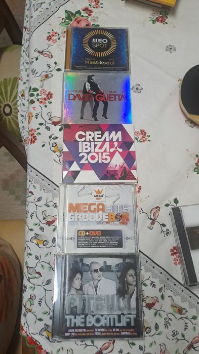 Vários CDs 2 euros cada