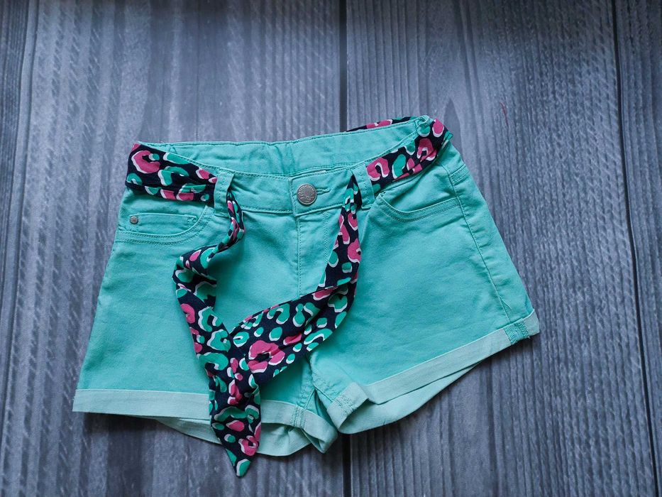 C&A Here + There super szorty 170 cm z paskiem