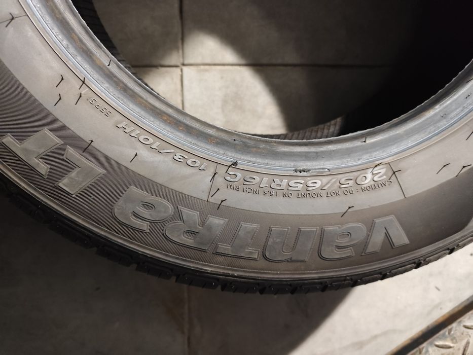 Pneus 205/65r16C Hankook Vantra LT 70% piso