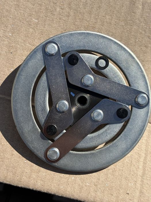 Компресор кондиціонера ford fiesta(американець)