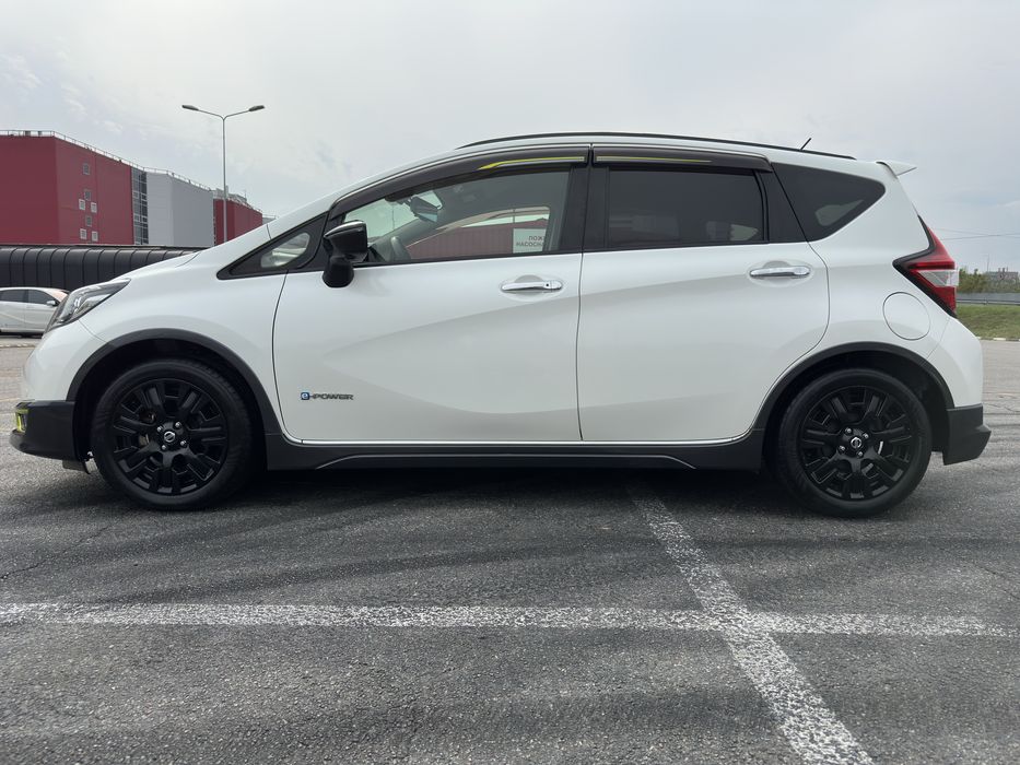 Продам гібрид Nissan Not 1.2 e-Power  2019 рік