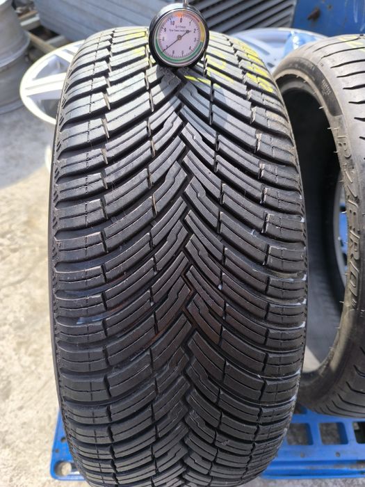 Opona Pirelli Allseason 3 225/40/19 pojedynka