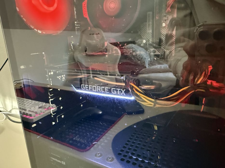 Stanowisko komputerowe gamingowe