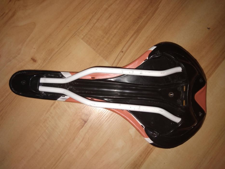 Siodełko rowerowe KTM.
