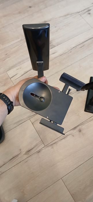 Wieszaki pod kolumny tylne, satelity