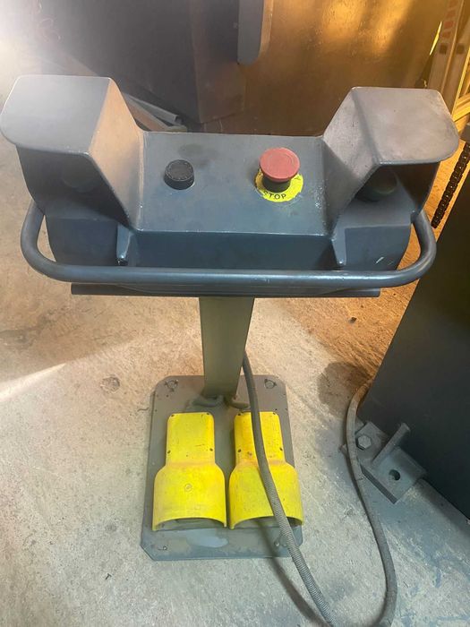 Máquina Quinadeira Ermaksan 120Ton 3100mm