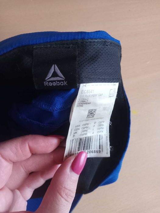 Продам бейсболку Reebook