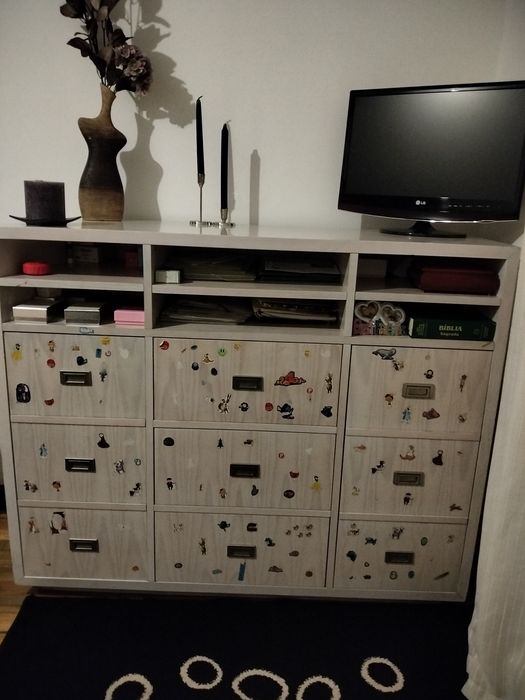 Móvel para quarto com autocolantes criança