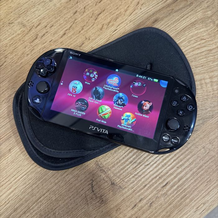 Sony PlayStation Vita Slim PCH-2000, 64 ГБ, зарядка