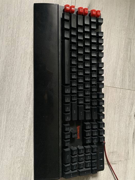Продам клавіатуру red dragon