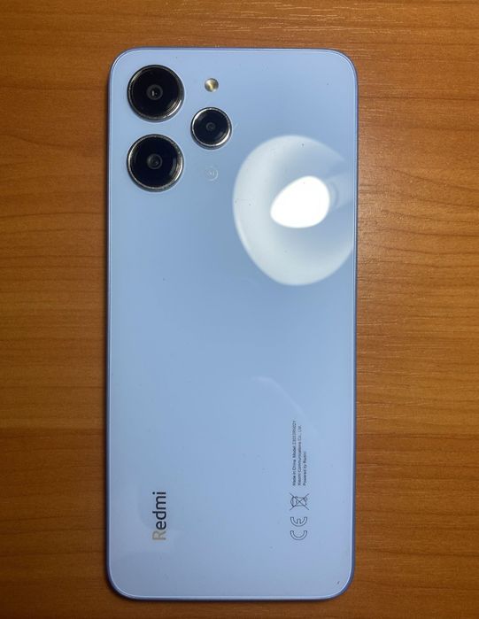 Продам телефон редми на 8 память 256