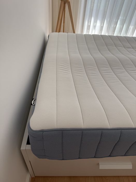 Cama 140x200, estrado e colchão IKEA