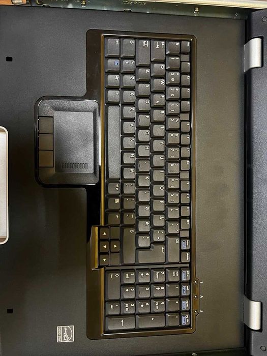 Консоль для підключення до серверів HP TFT7600 G2