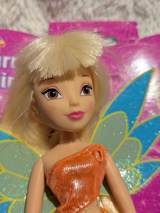 Winx Club Charmix Fairy lalka z kartonem Rainbow Toys