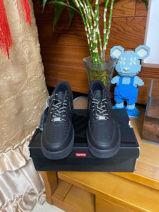 Nike Air Force 1 Low Supreme Czarny r.45