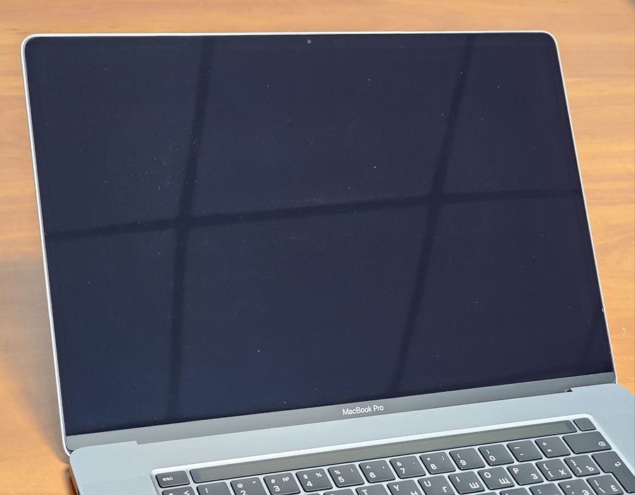 Ноутбук Apple Macbook Pro 16" A2141, i7, Radeon Pro 5300M 4Gb, 16/500g