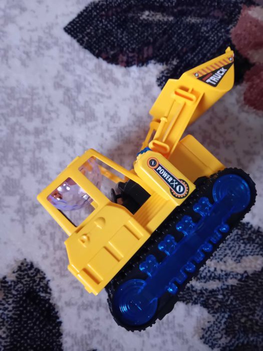 Трактор музичний диско