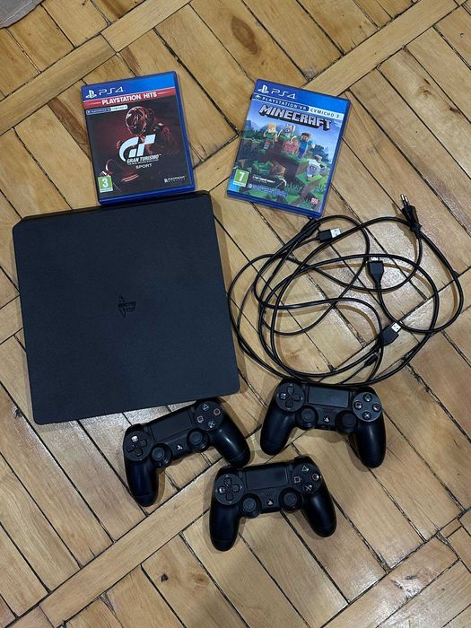 Sony Playstation 4 + 3 джойстики та ігри в ідеальному стані!