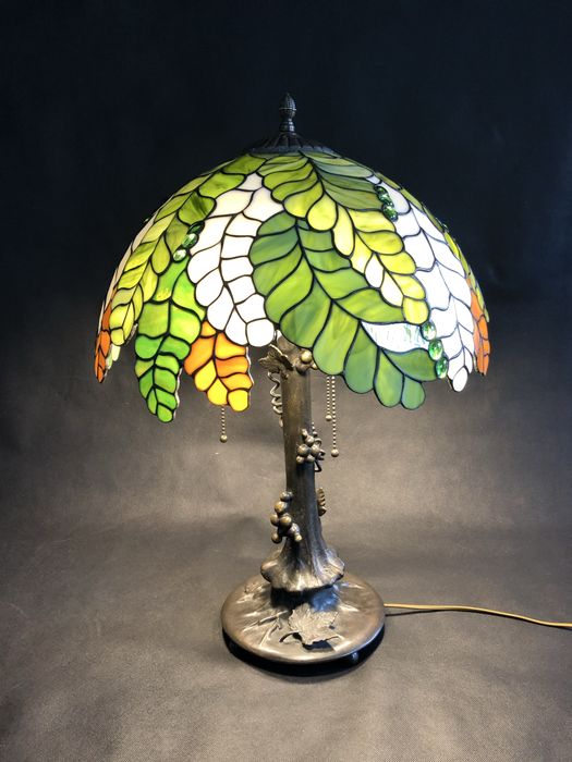 Lampa witrażowa w stylu Tiffany