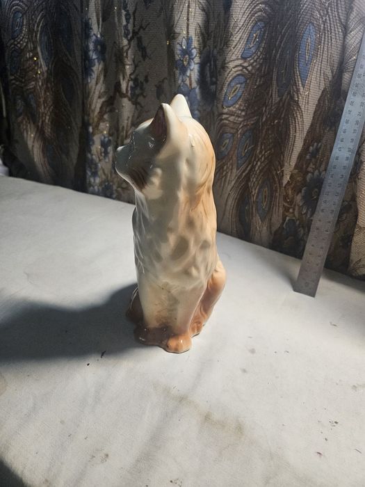 Статуєтка кот фарфоровий