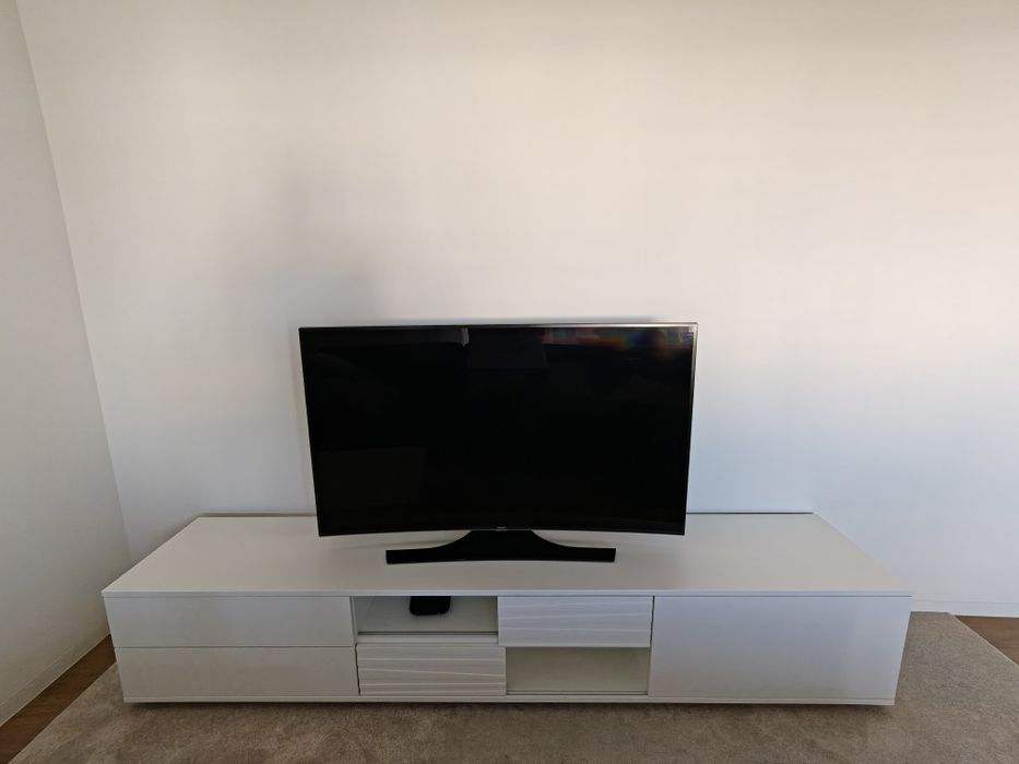 Móvel de televisão 45x45x240