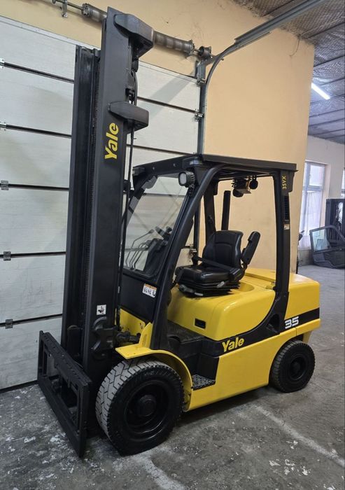 Навантажувач вилковий, дизельний 3.5 тонн Yale GDP35VX,