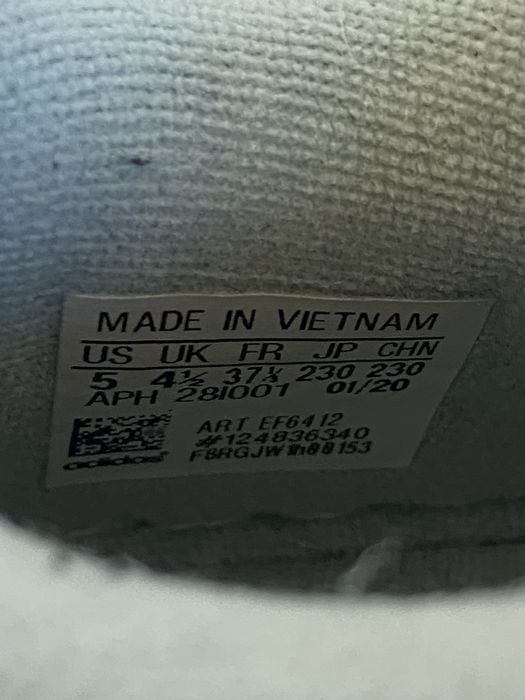 Sapatilhas adidas rivalry low