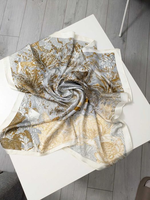 Apaszka old money boho złoty las 70x70 cm