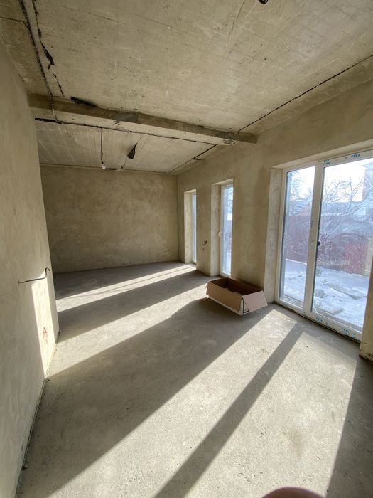 (Роша) Продаж останього тауну з міськими комунікаціями