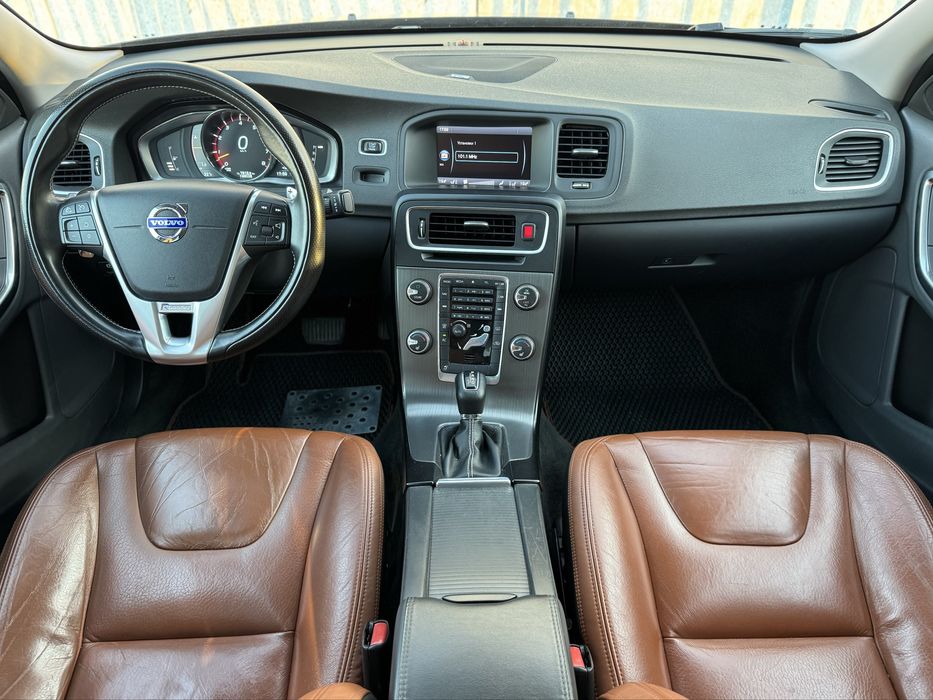 Volvo S60, 2011 року, 3.0 бензин, автомат, повний привід